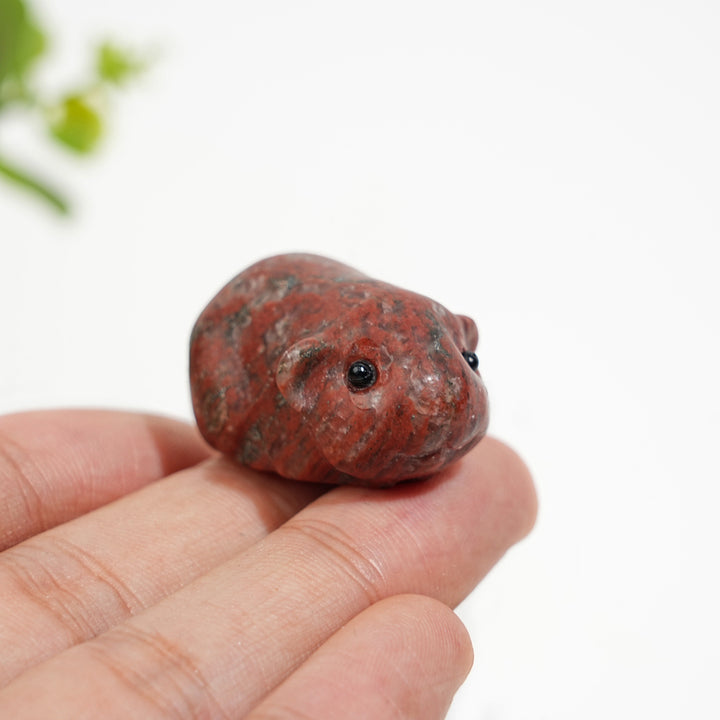Natural Crystal Carving Shake Guinea Pig