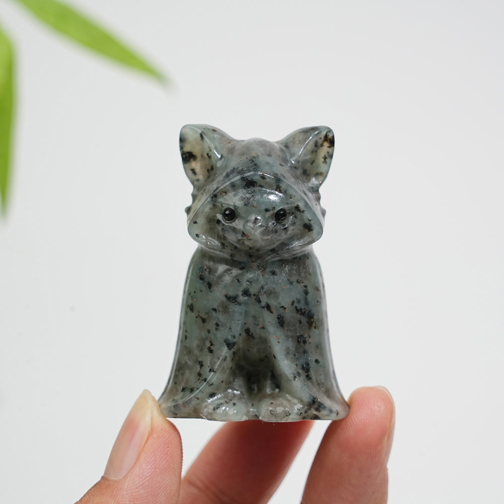 Escultura de Gato Encapuchado de Cristal Natural