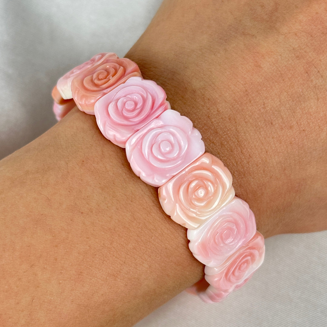 Queen Conch Shell Rose Carved Square Bead Bracelet 15.6-16.0mm