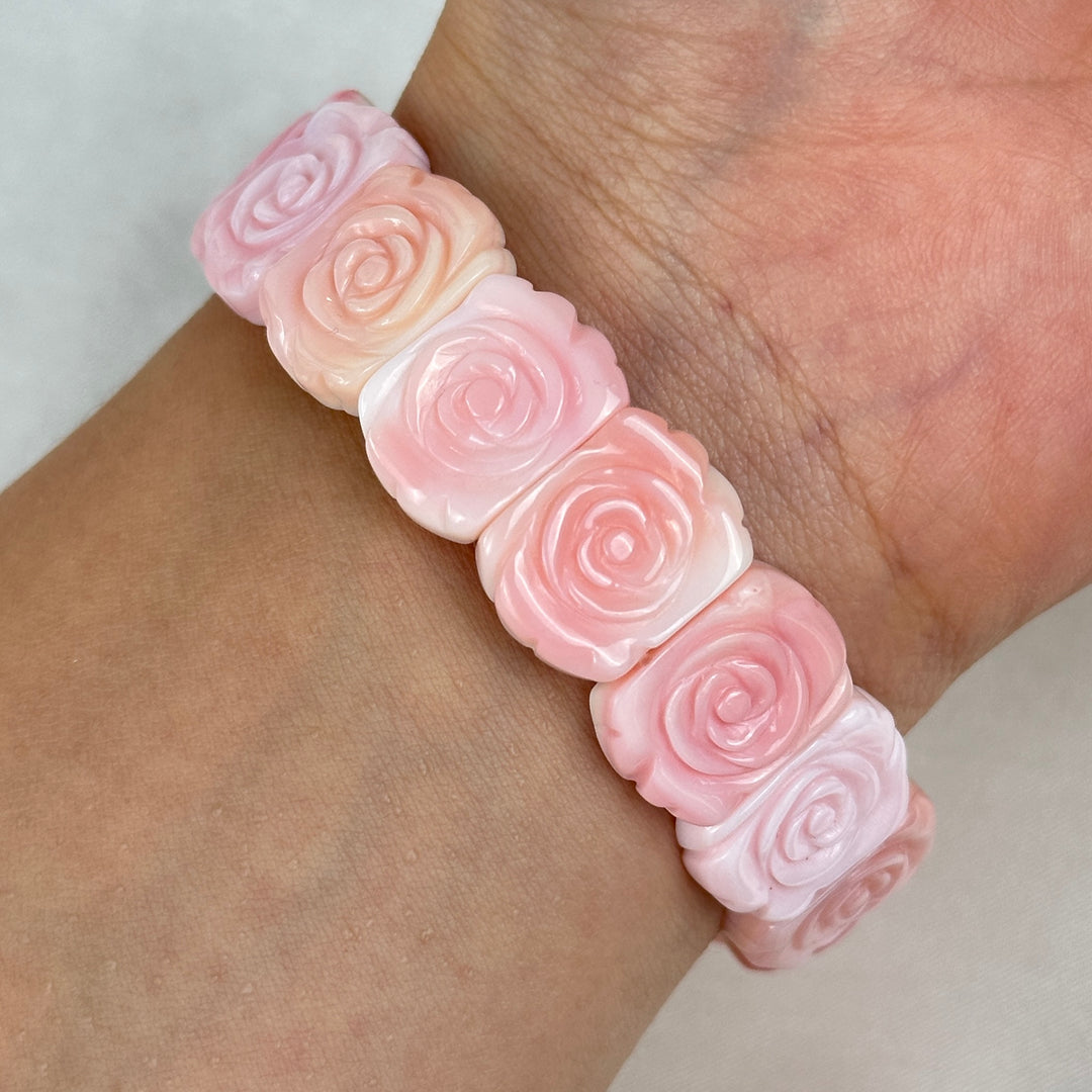 Queen Conch Shell Rose Carved Square Bead Bracelet 15.6-16.0mm