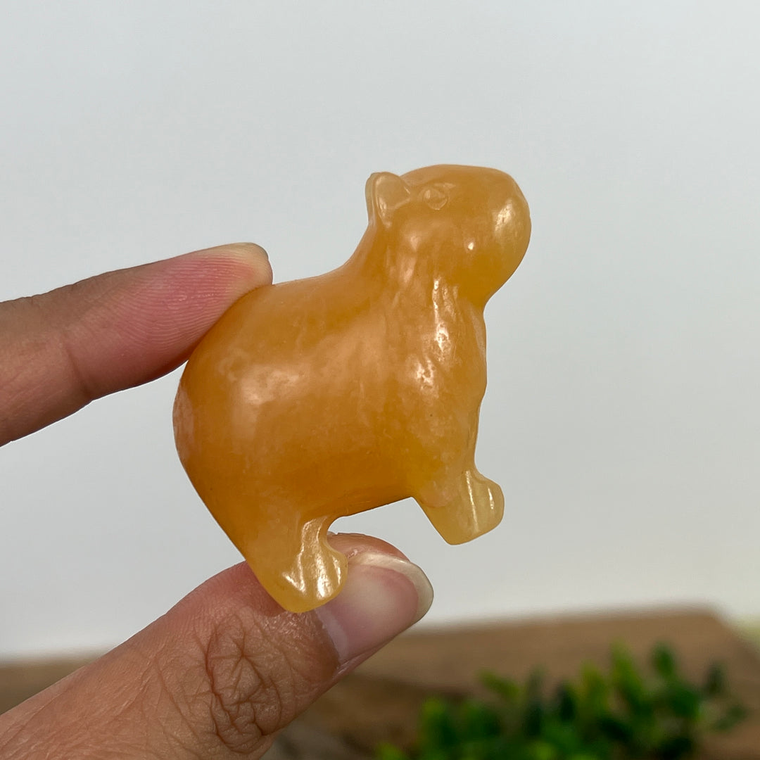 Capibara Carving - Yellow Calcite