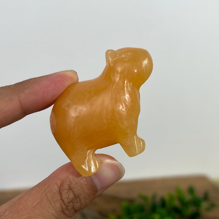 Capibara Carving - Yellow Calcite
