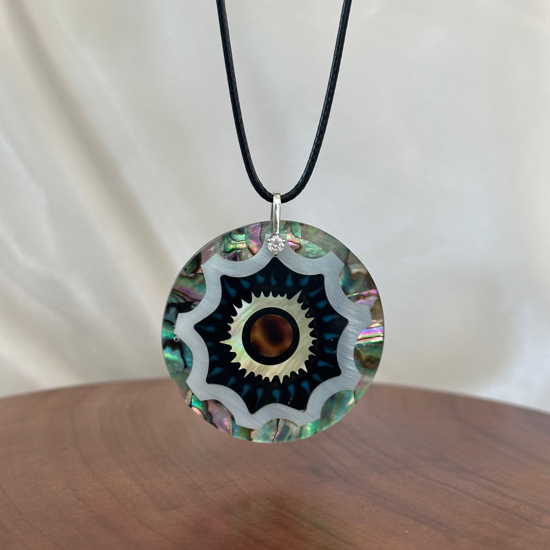 Natural Shell Round Resin Pendant