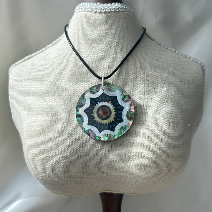 Natural Shell Round Resin Pendant
