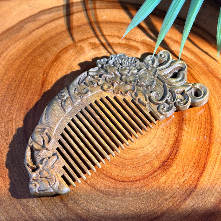 Green Sandalwood Peony Carved Comb
