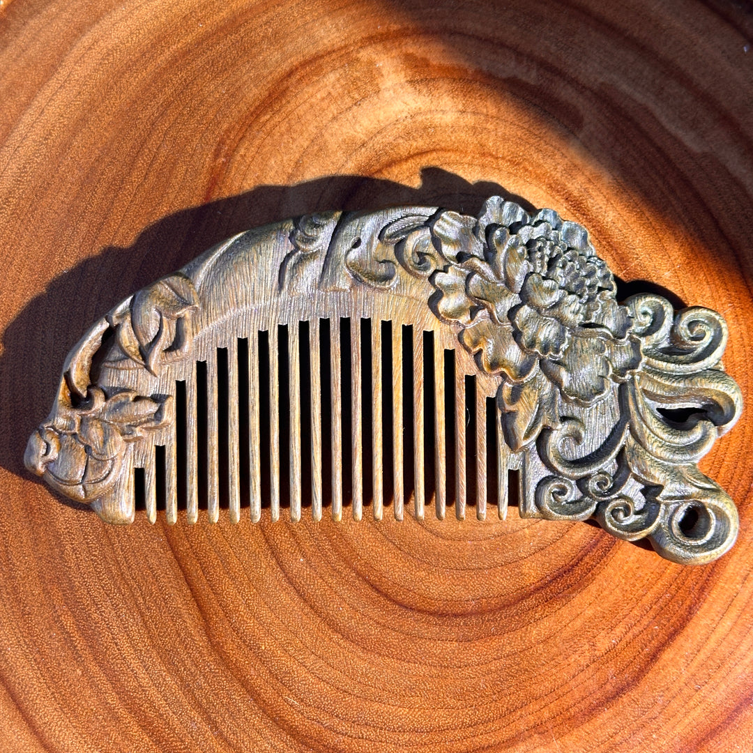 Green Sandalwood Peony Carved Comb