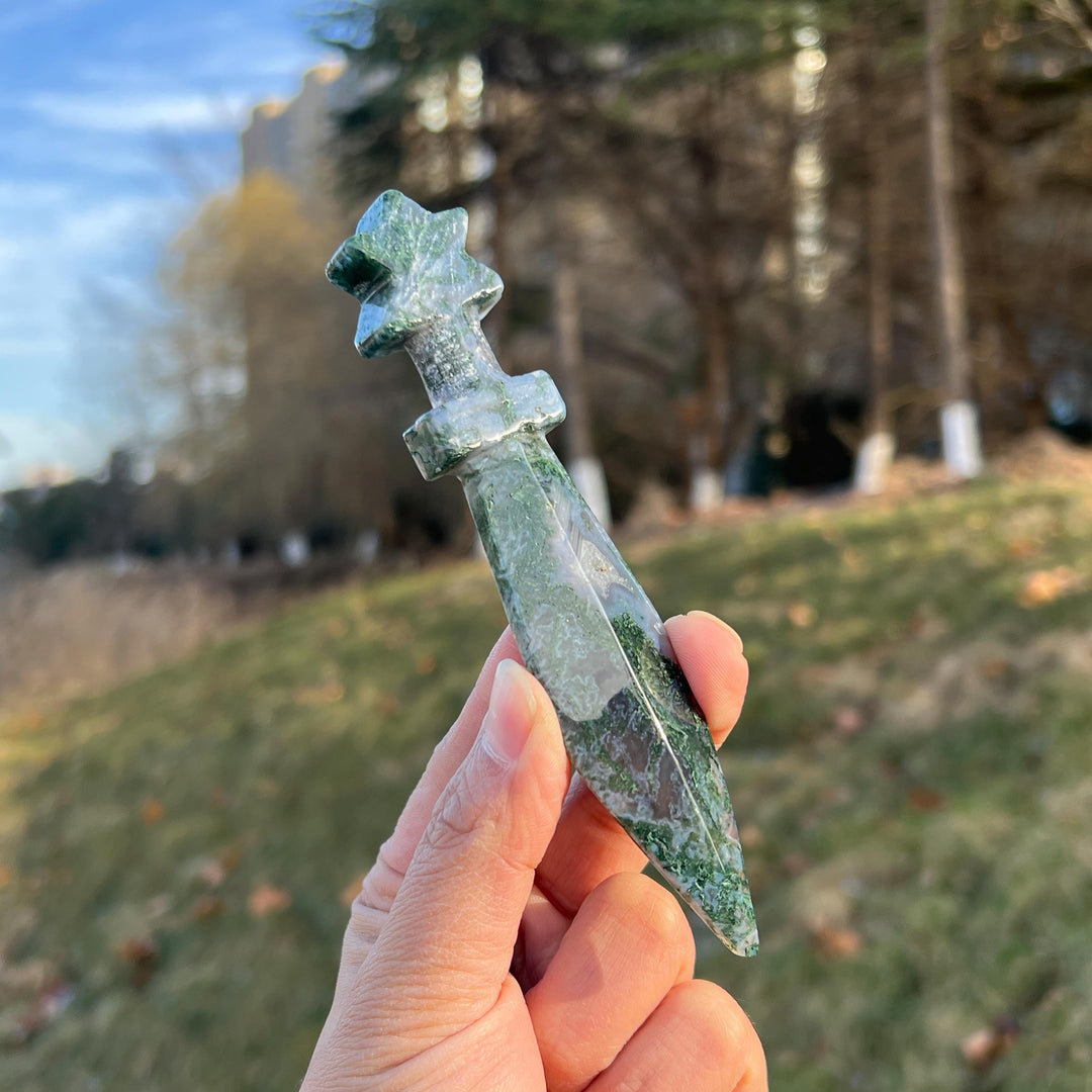 Natural Crystal Carving Dagger