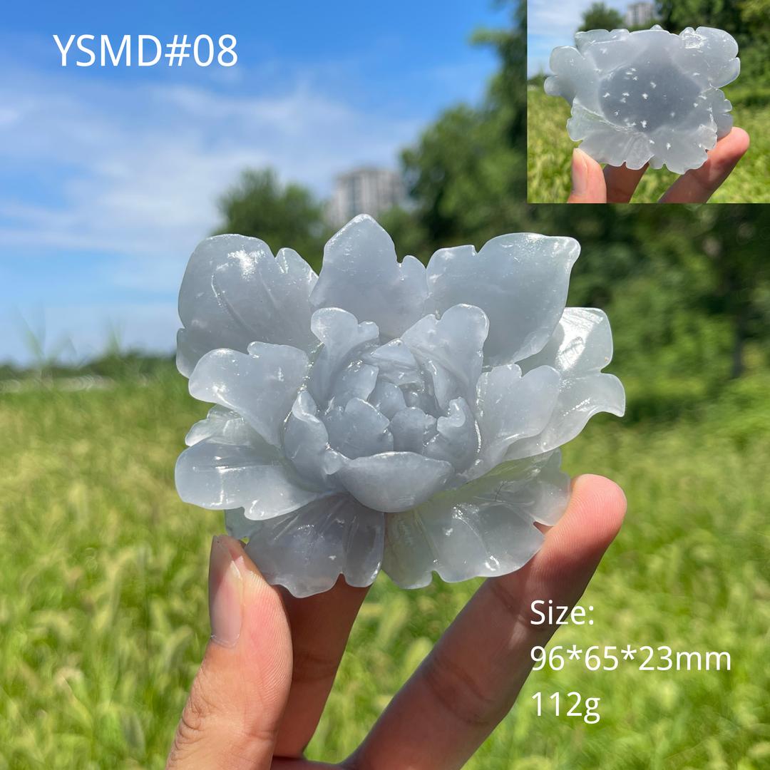 Tallado de Flor de Peonía en Cristal Anhidrita Natural y Único