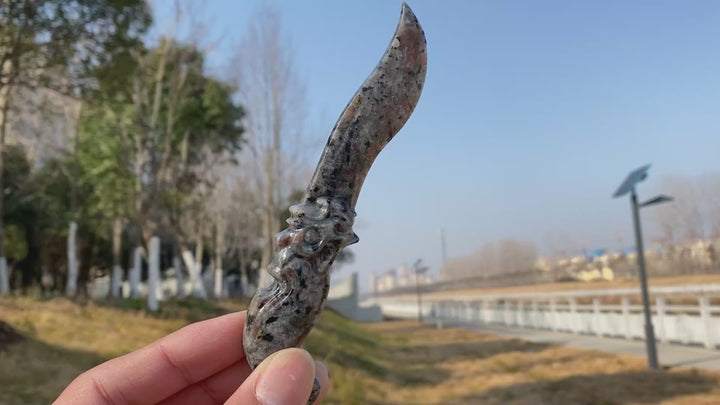 Natural Crystal Dagger Carving