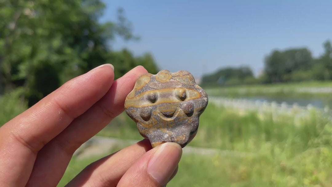 Natural Cute Smiley Cloud Crystal Carving