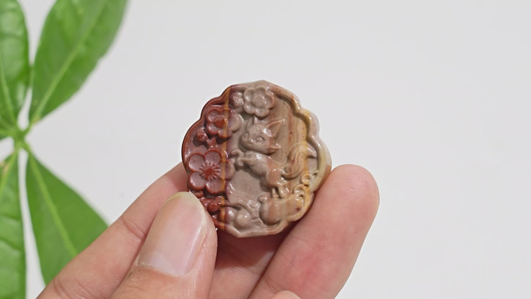 Natural Crystal Alashan Agate Fox Plaque Carving
