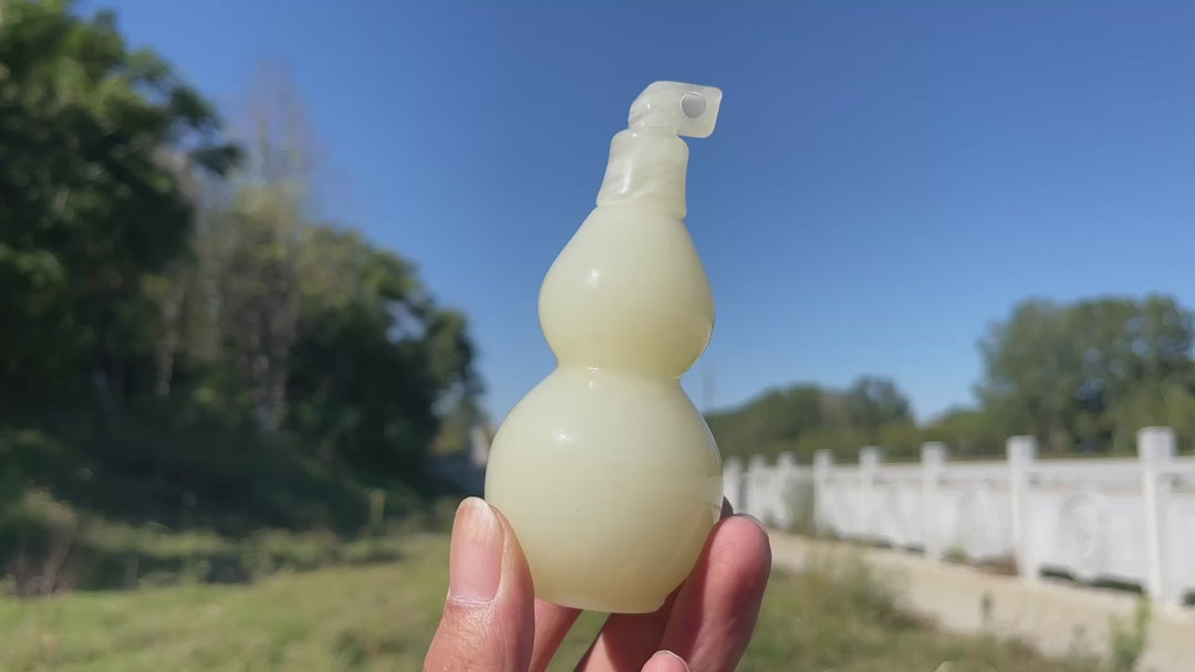 Unique,A Slightly Imperfect Natural Crystal Carving Afghanistan Jade Gourd Model