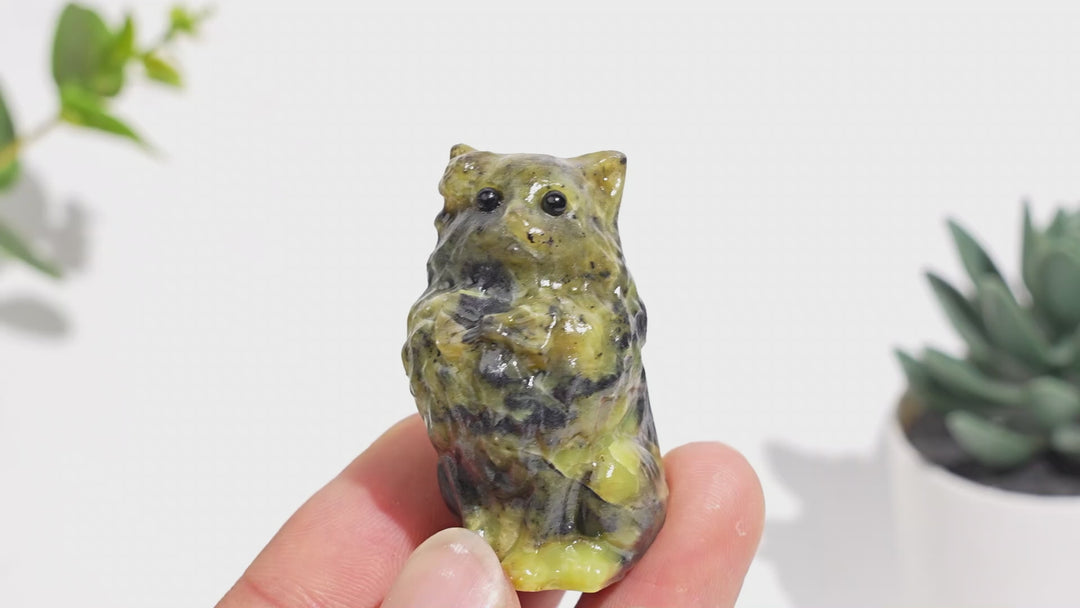 Natural Crystal Carved Bow Tie Cat