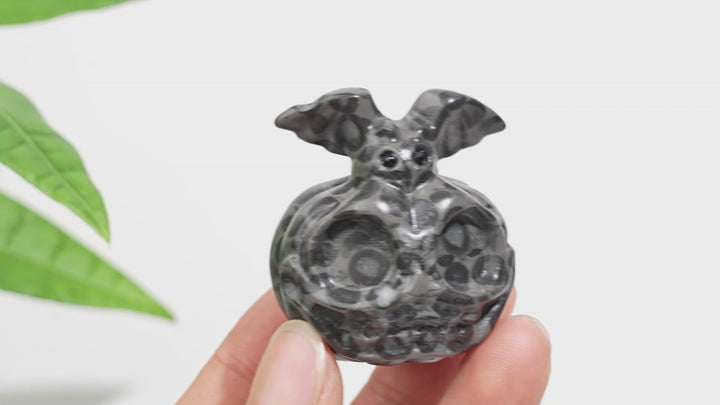 Natural Crystal Adorable Pumpkin Bat Carving