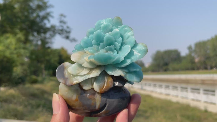 Einzigartige, natürliche, kunstvoll geschnitzte Blume aus blauem Quarzit