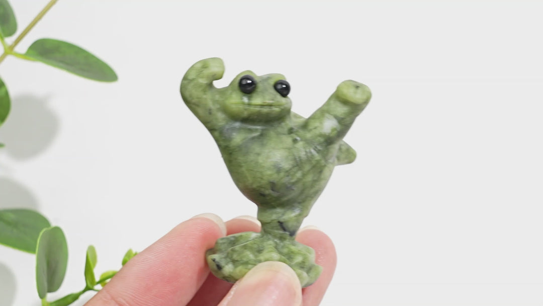 Natural Crystal Carving Serpentine Kung Fu Frog