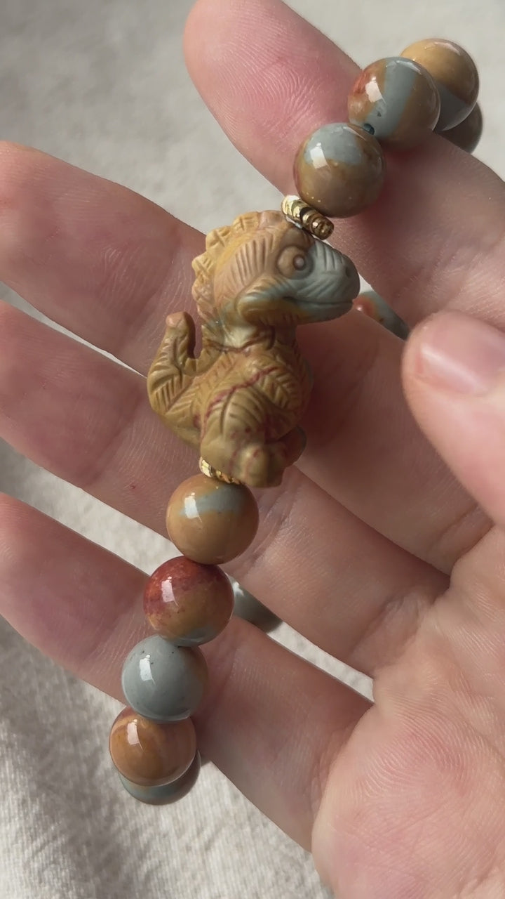 Alashan Agate Dinosaur Bracelet 9.0-9.4mm