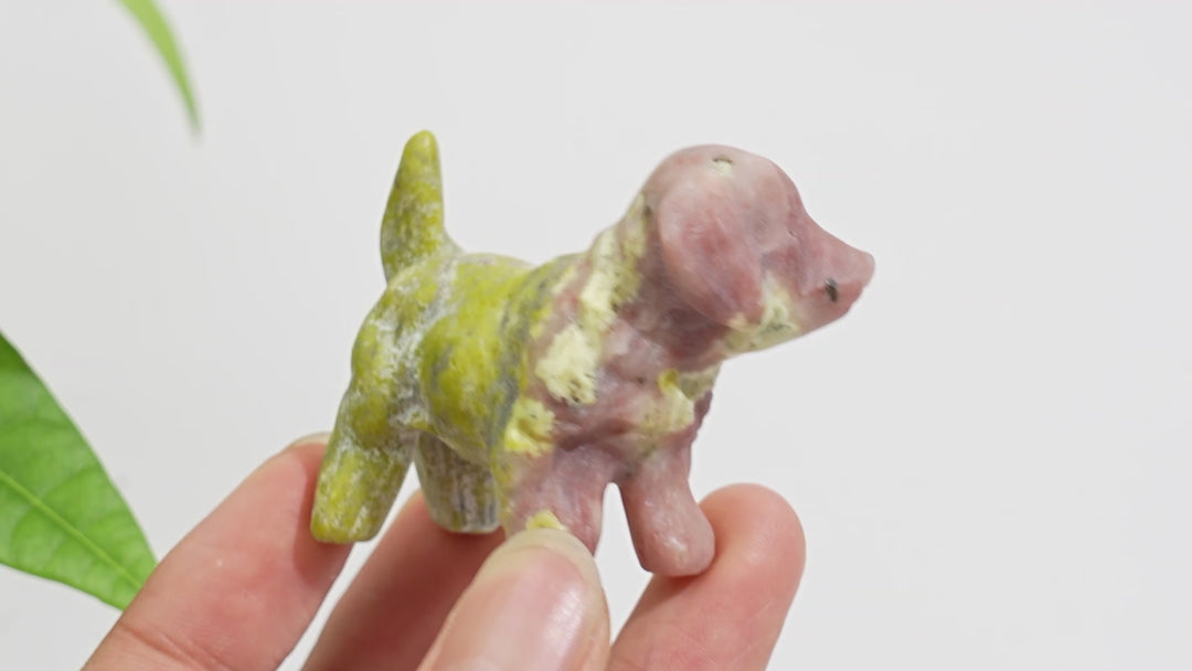 Natural Crystal Golden Retriever Carving