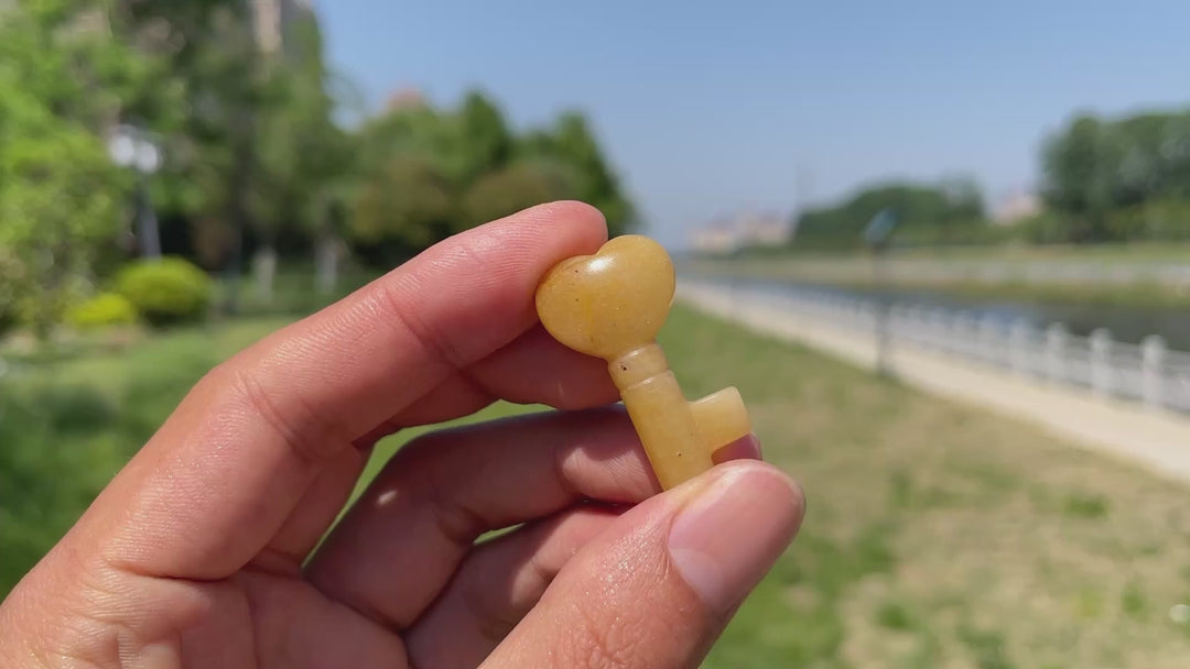 Natural Crystal Heart Key Carving