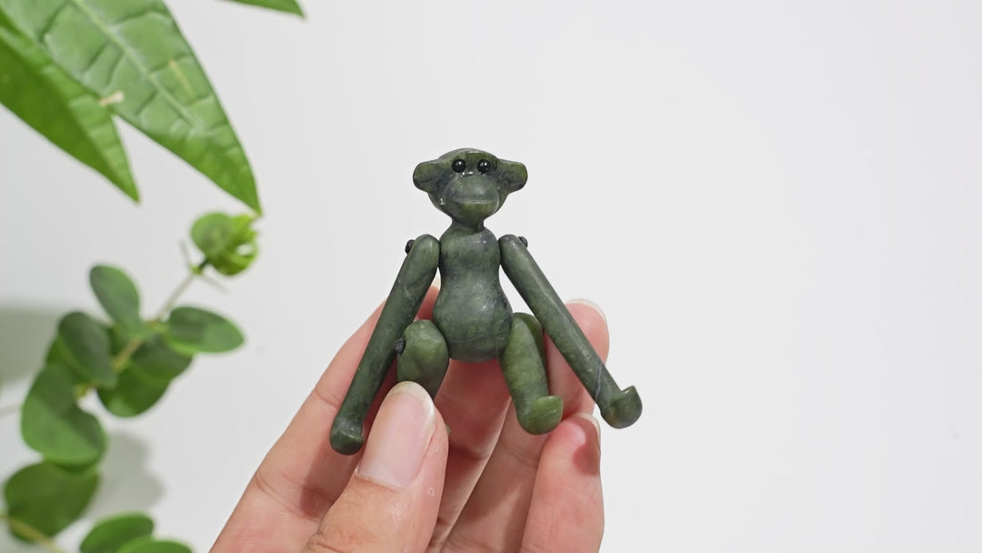 A Slightly Imperfect Natural Movable Joint Crystal Monkey Doll Carving