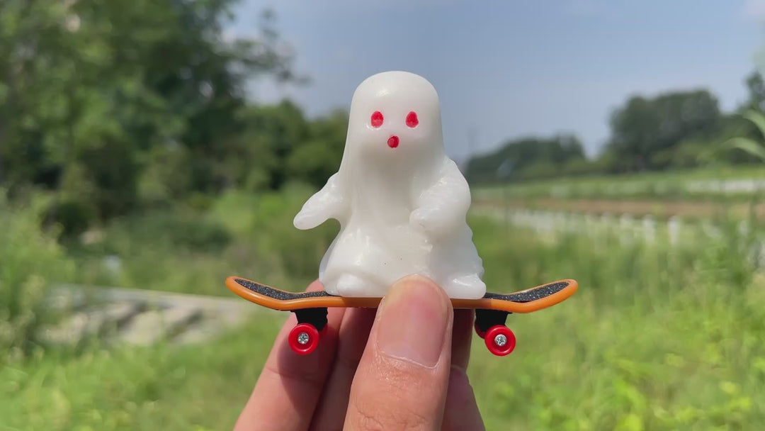 Natural Crystal White Jade Skate Ghost Carving