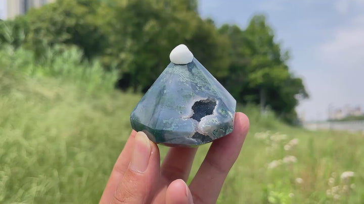 Natural Crystal Moss Agate Diamond Carving