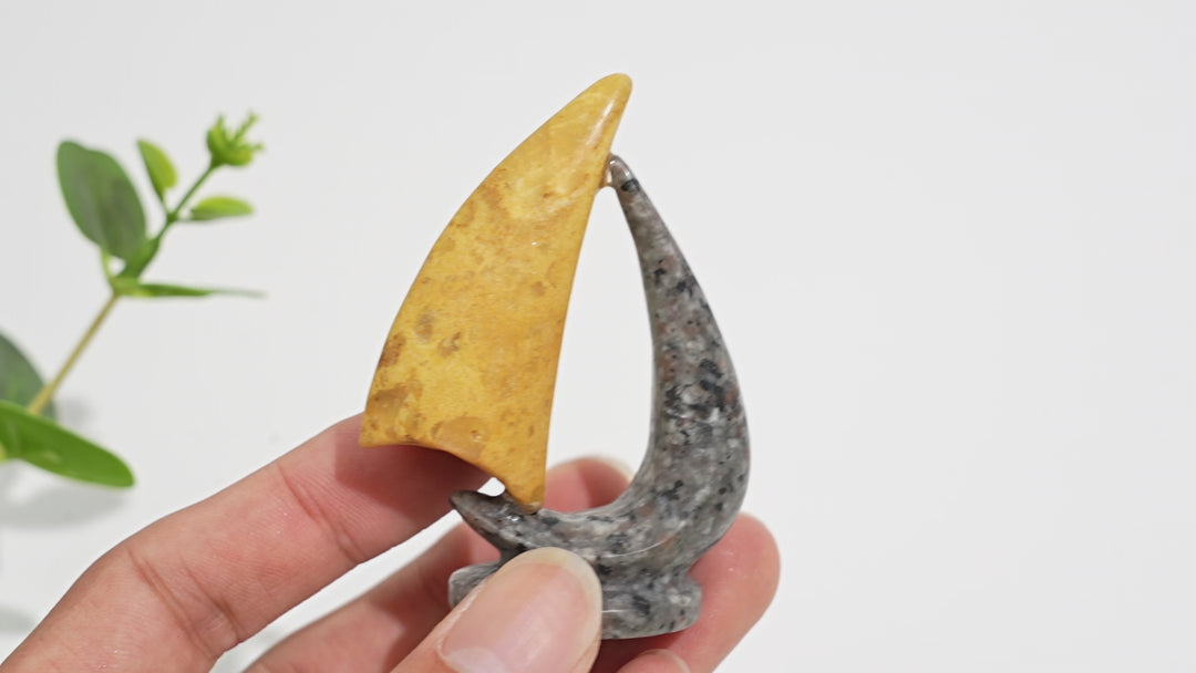 Natural Crystal Carving Exquisite Sailboat