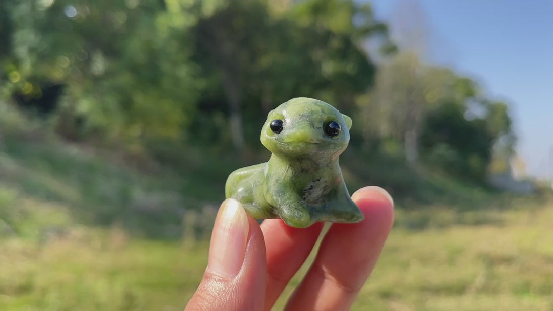 Natural Crystal Carving Cute Otter