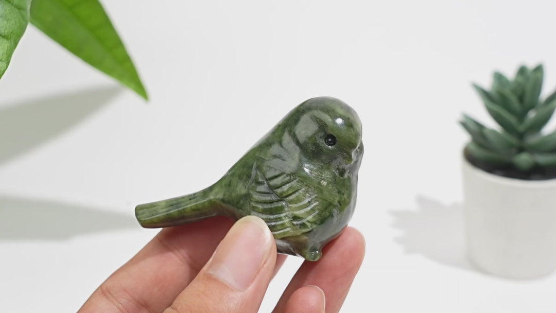 Natural Crystal Cheerful Chubby Bird Carving