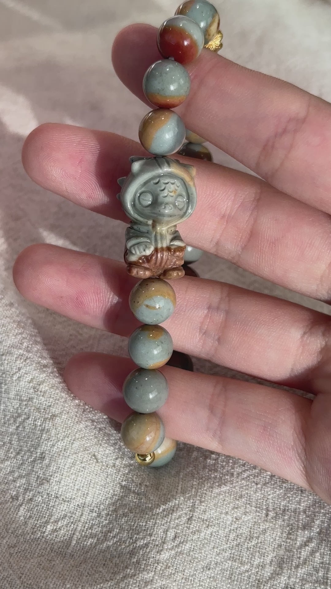 Alashan Agate Dinosaur Bracelet 8.6-8.9mm