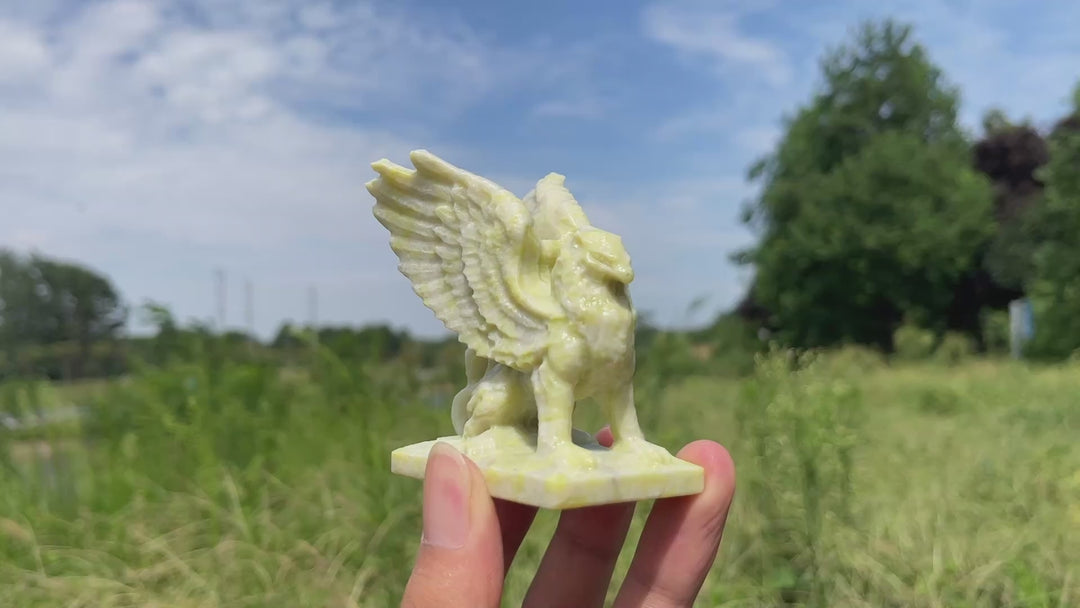 Natural Crystal Carving Serpentine Griffin