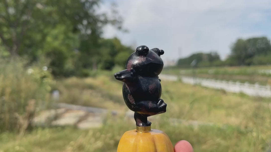 Natural Crystal Rotatable Frog Carving