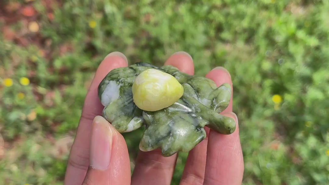 Natural Crystal Ladybug On Leaf Carving
