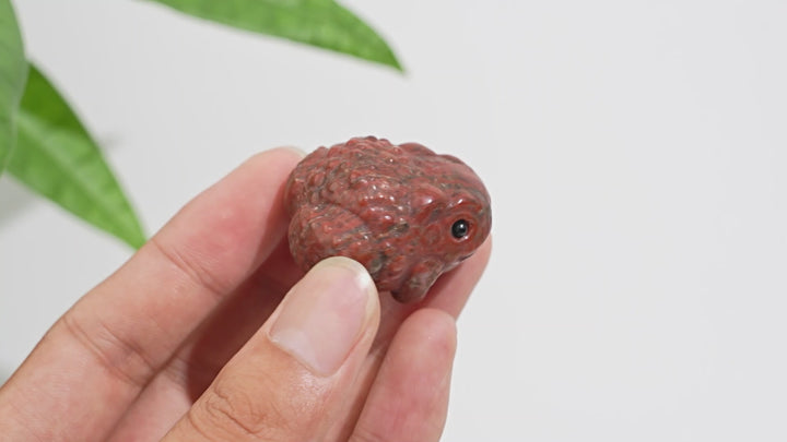Natural Crystal Tiny Charming Toad Carving