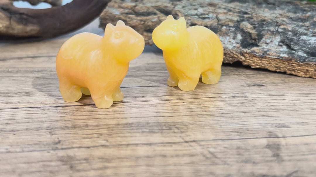 Capibara Carving - Yellow Calcite