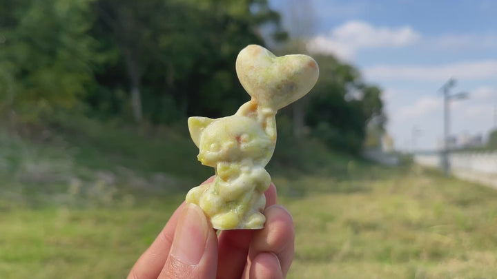 Natural Crystal Carving Serpentine Heart Balloon Cat