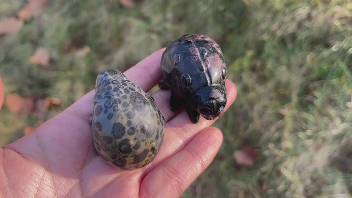 Natural Crystal Carving Ghost-Faced Spider