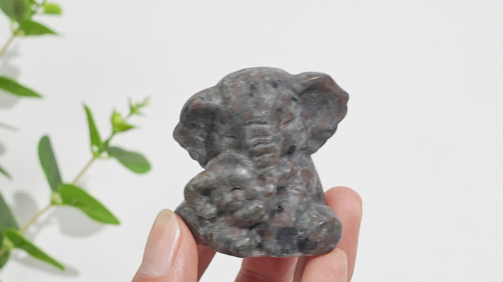 Natural Crystal Mom & Baby Elephant