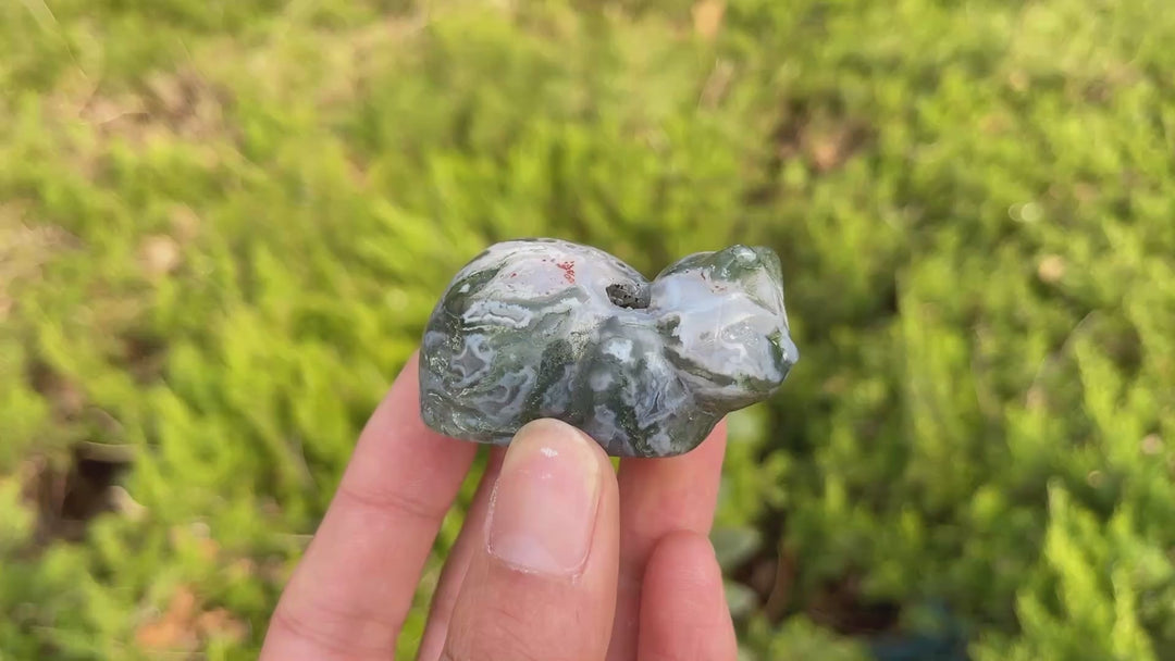 Natural Moss Agate Bread Cat Carving