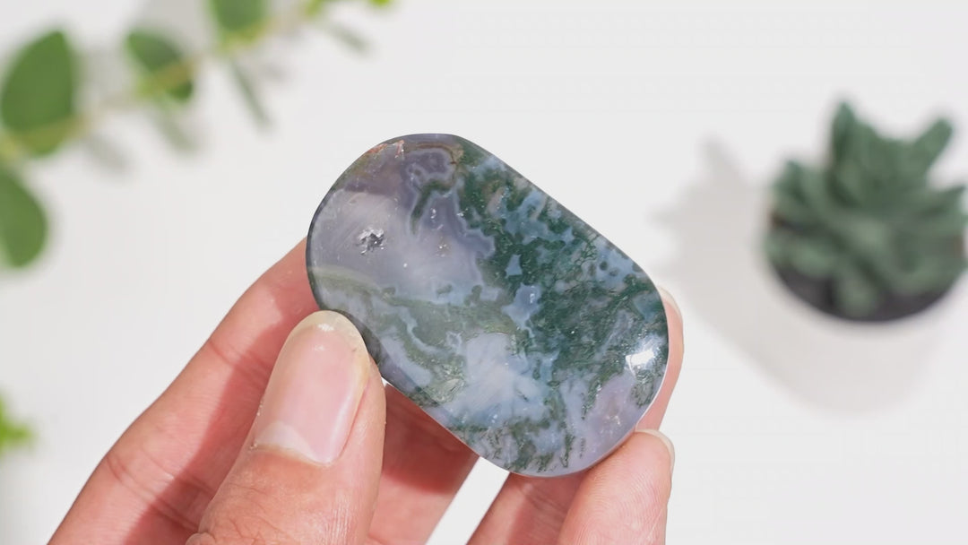 Natural Crystal Moss Agate Palm Stone