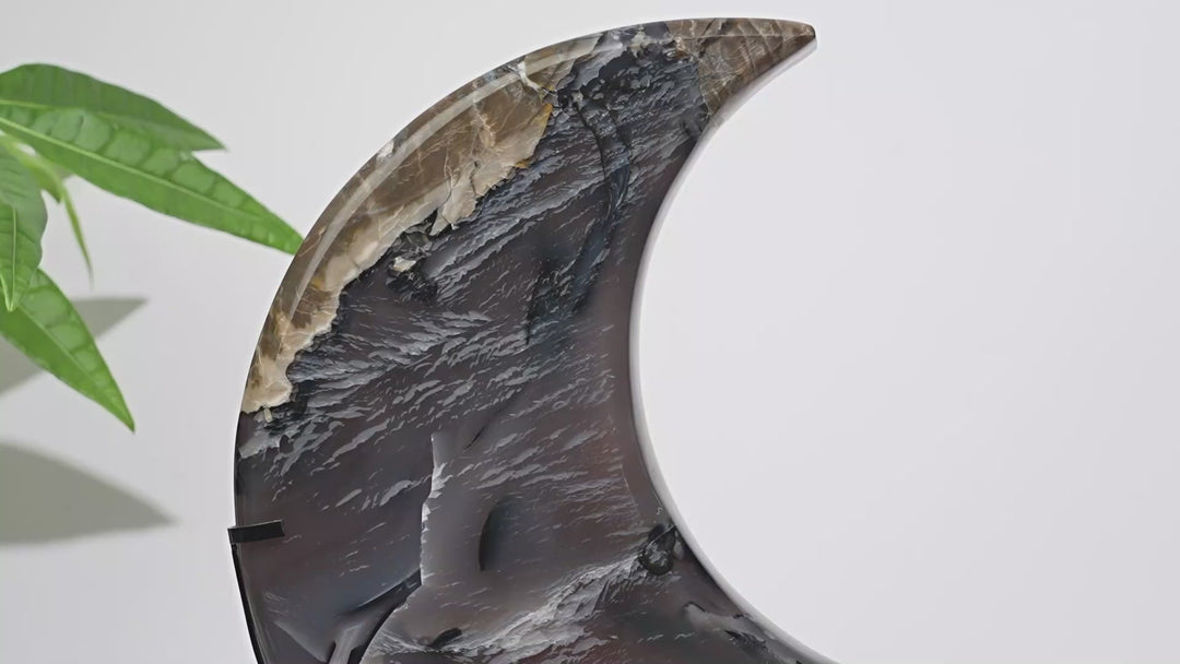 Unique,A Slightly Imperfect Natural Crystal Volcanic Agate Moon