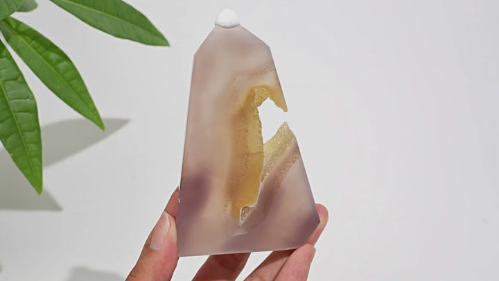 Unique,Natural Crystal Exquisite Agate Geode Point