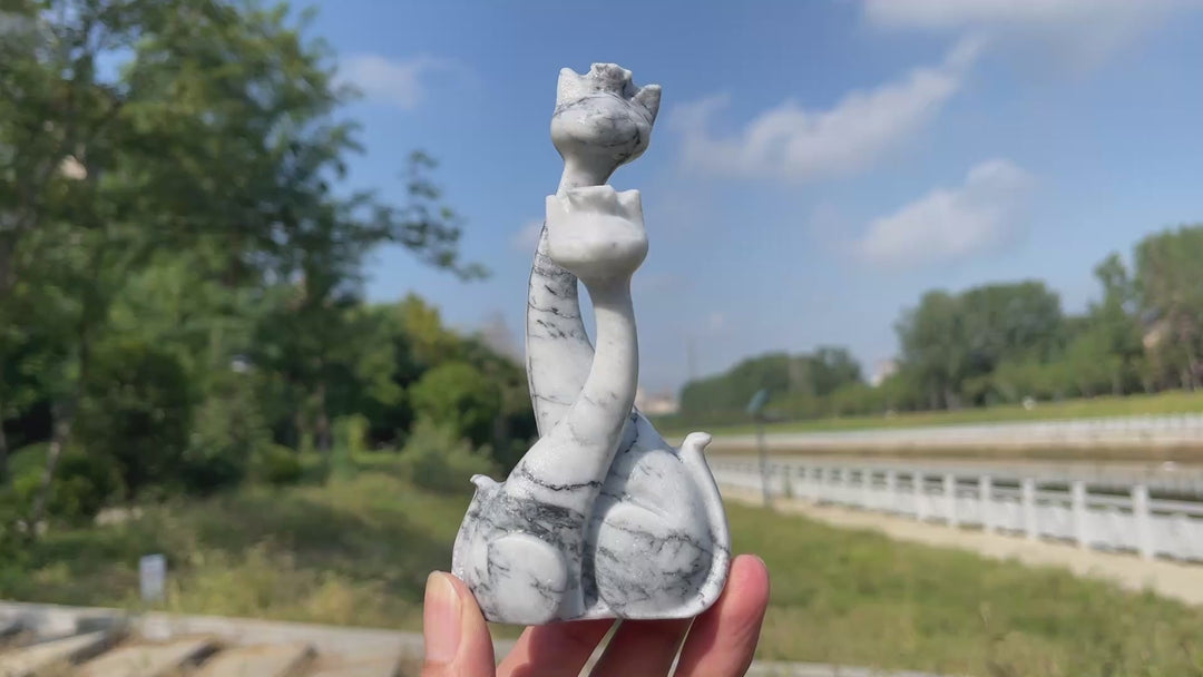 Natural Crystal Carving Elegant Entwined Twin Cat