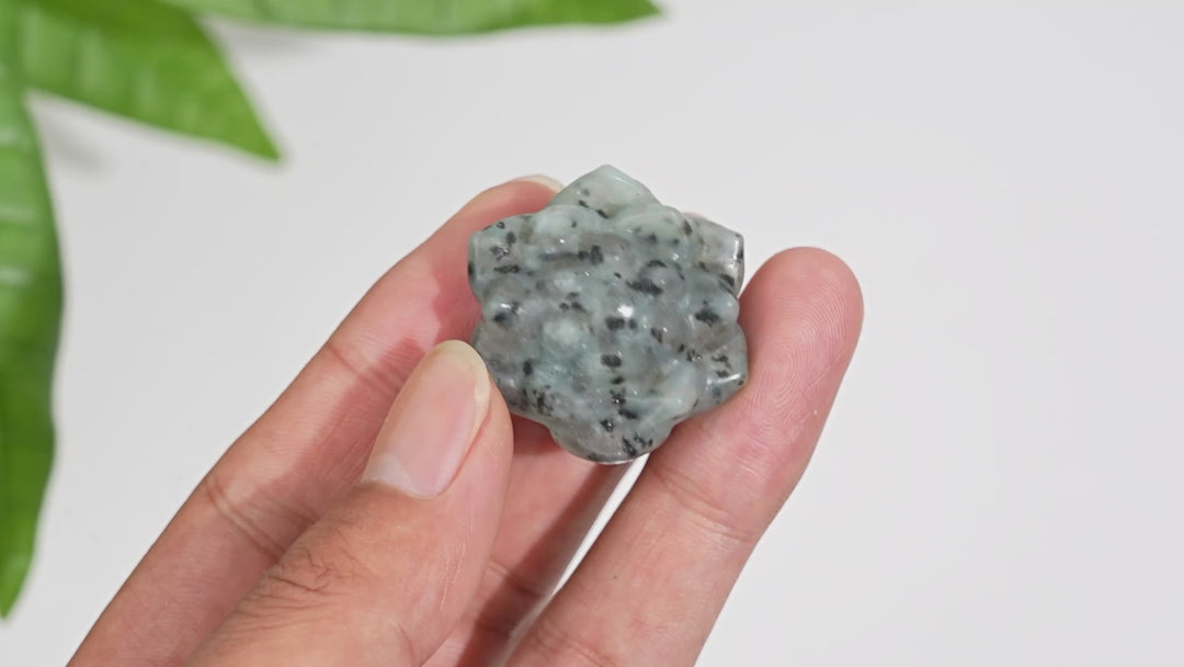 Natural Crystal Lotus Blossom Carving