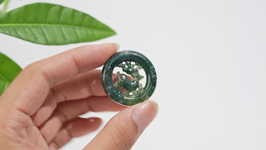 Natural Crystal Hollow Cut Deer Circle