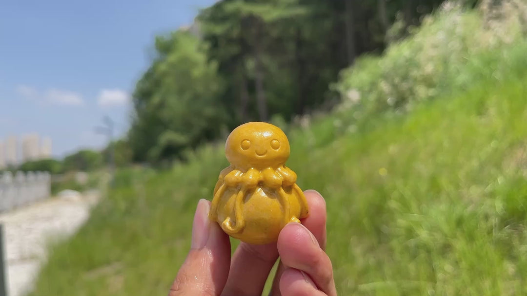 Natural Crystal Whimsical Bubble Octopus Carving