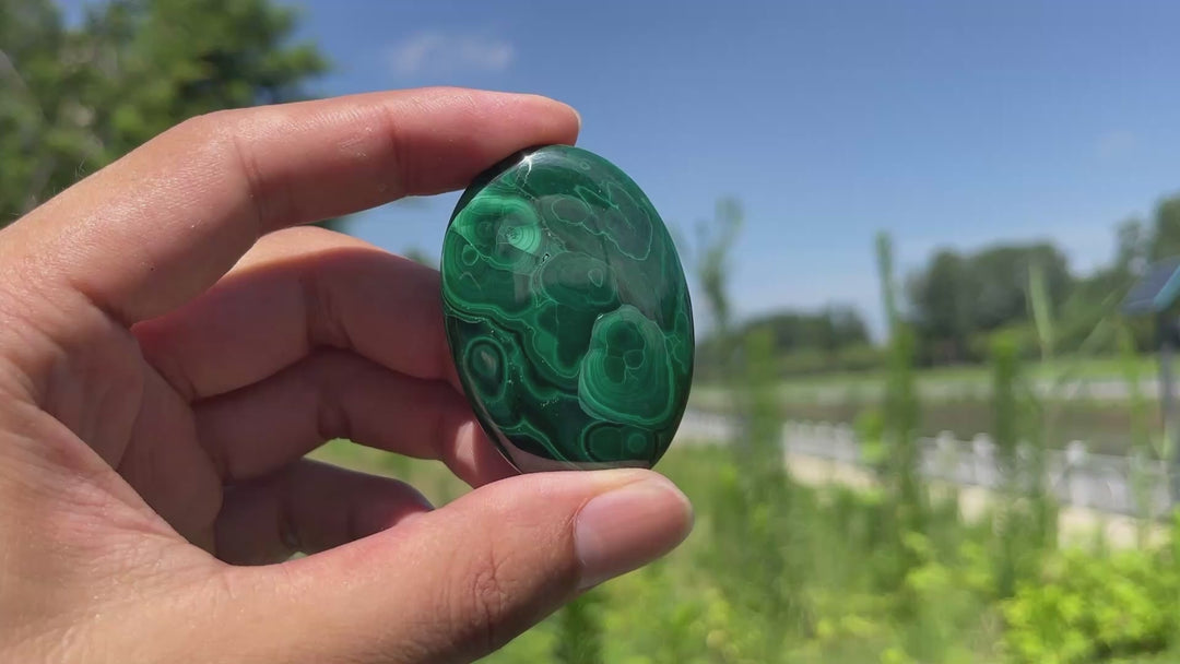 Natural Crystal Stunning Malachite Palmstone