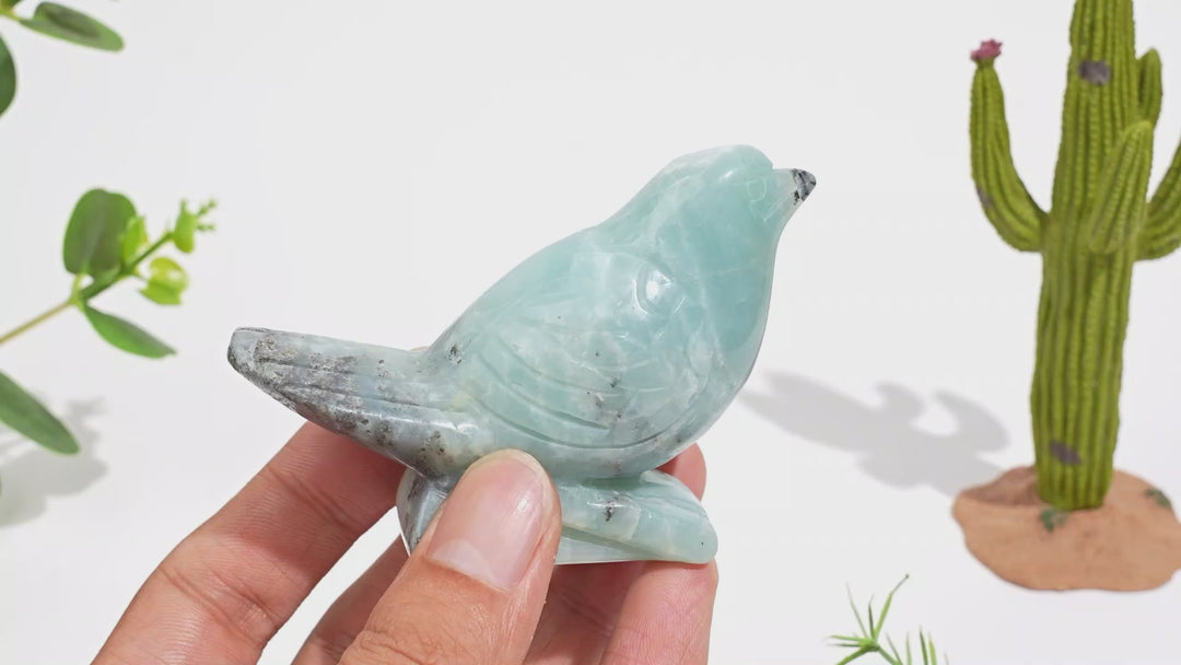 Natural Crystal Charming Blue Quartzite Bird Carving