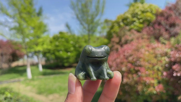 Natural Crystal Serpentine Round Frog Carving