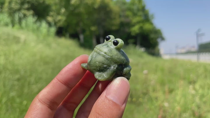 Natural Chubby Serpentine Frog Carving